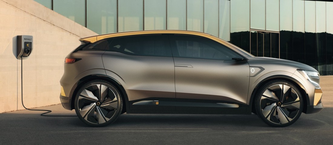 Kívül apró, belül tágas ez a családi autó