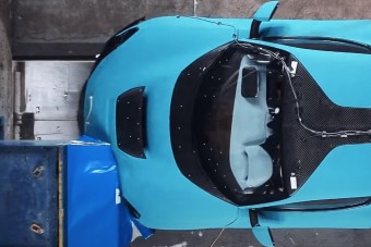 Rommá törték a világ legfejlettebb villanyautóját