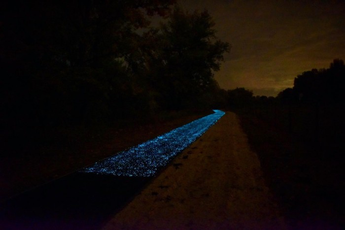 Mesebeli, éjszaka világító bringautat adtak át Esztergomnál 4