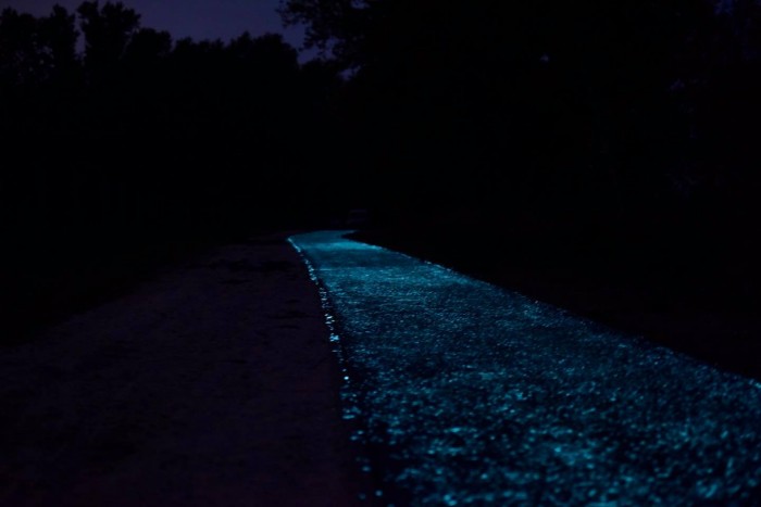 Mesebeli, éjszaka világító bringautat adtak át Esztergomnál 3