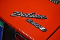 Elképesztő érték a hibátlan, piros Datsun 240Z 31