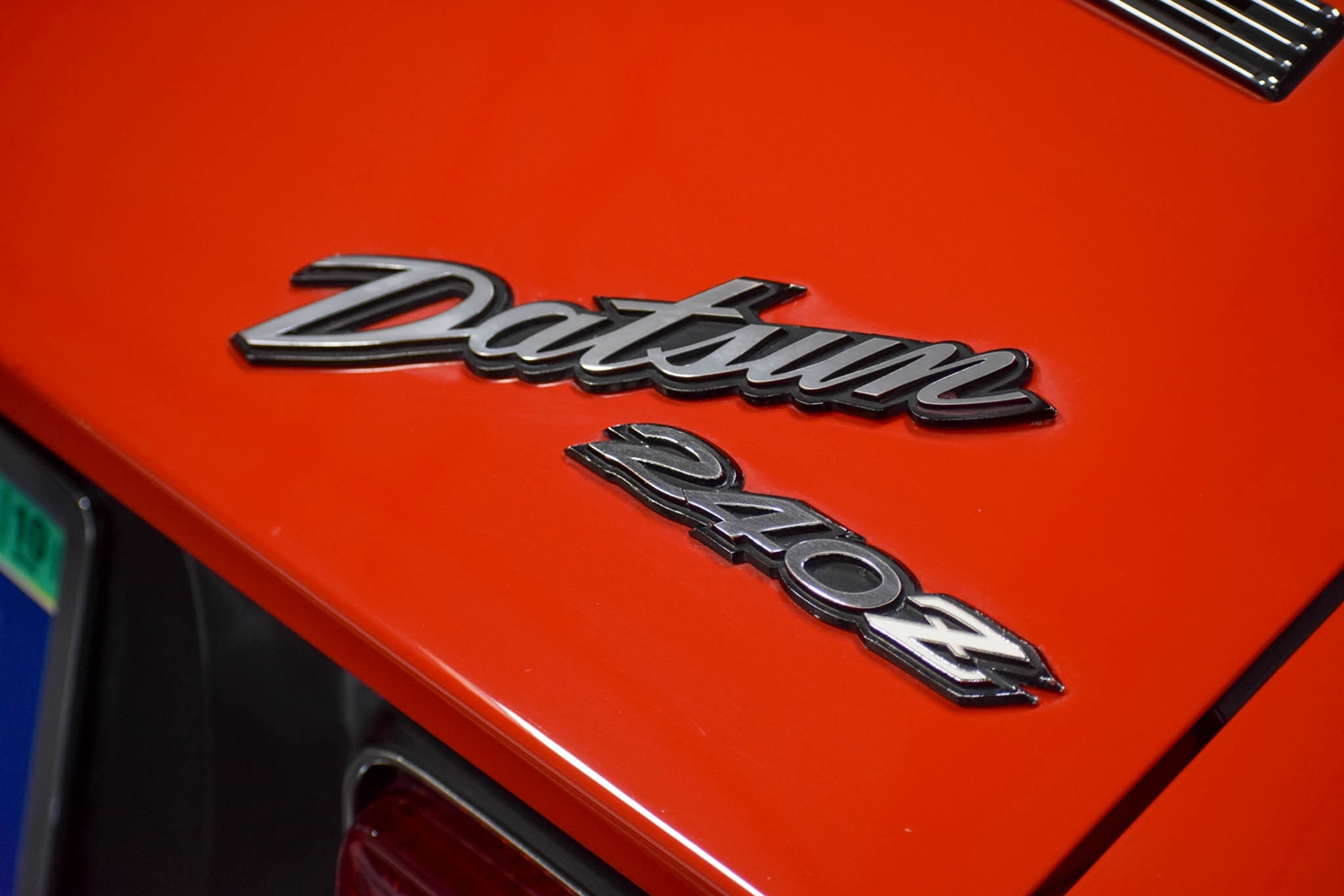 Elképesztő érték a hibátlan, piros Datsun 240Z 14