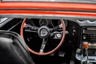 Elképesztő érték a hibátlan, piros Datsun 240Z 34