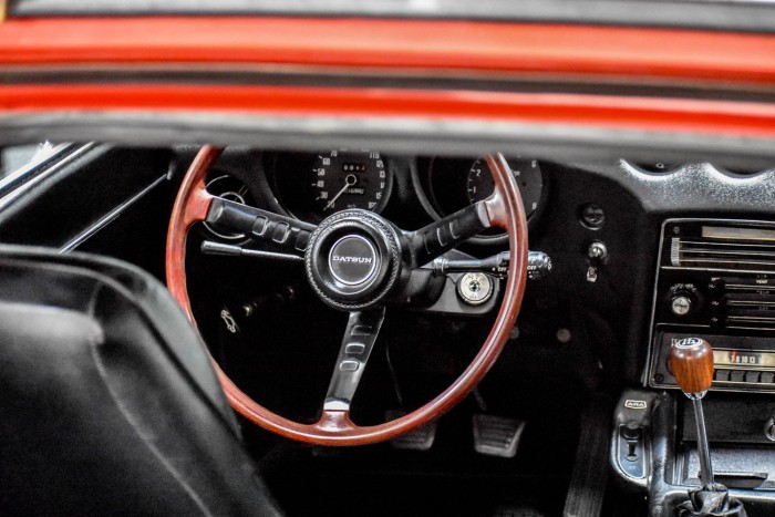 Elképesztő érték a hibátlan, piros Datsun 240Z 7