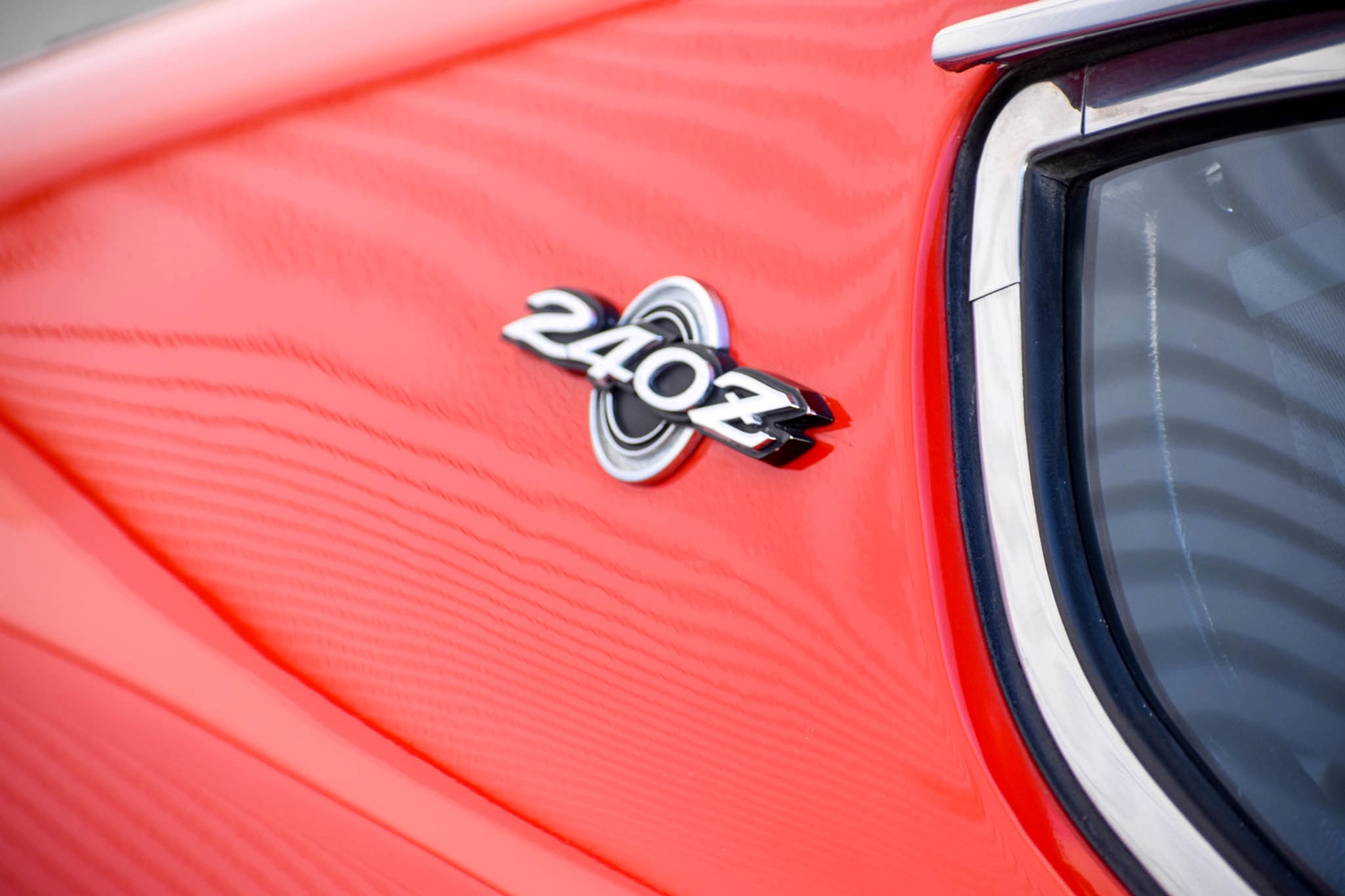 Elképesztő érték a hibátlan, piros Datsun 240Z 13
