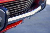 Elképesztő érték a hibátlan, piros Datsun 240Z 29