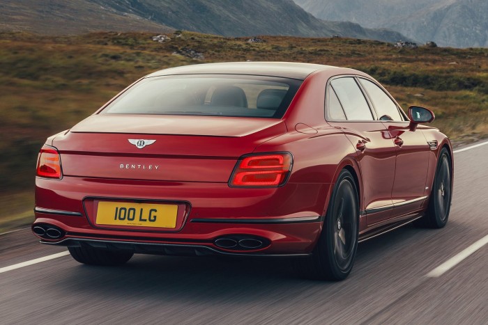 Már kis motorral is kapható a Bentley szedánja 7