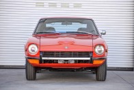 Elképesztő érték a hibátlan, piros Datsun 240Z 22