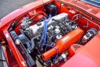 Elképesztő érték a hibátlan, piros Datsun 240Z 32