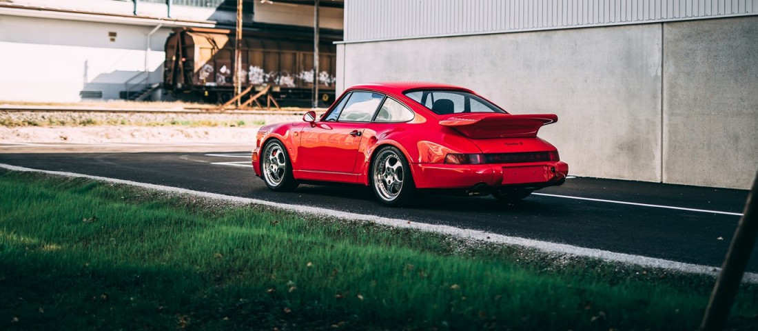 Minden idők egyik legritkább 911-ese a 964 Turbo S
