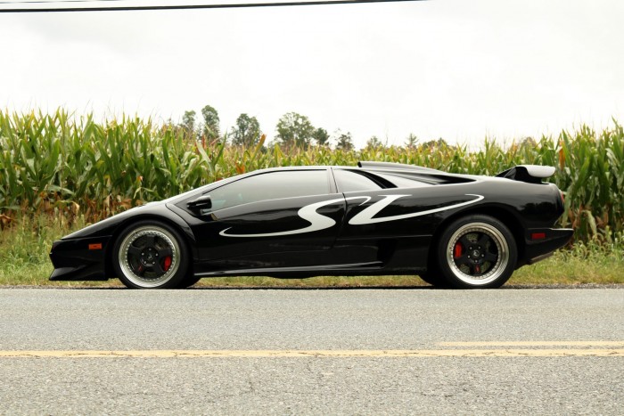 Ez a klasszikus Lamborghini Diablo SV visszarepít az őrült kilencvenes évekbe 1