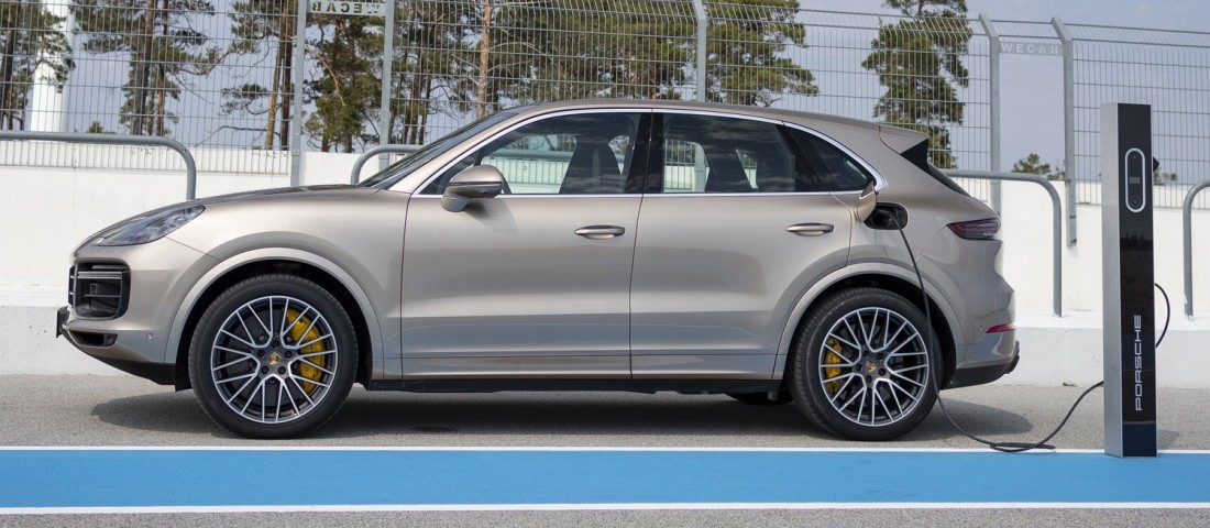 Tovább tiszta a Porsche nagy terepjárója