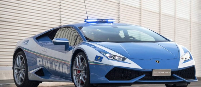 230 km/órával száguldott egy vese egyik kórházból a másikba egy Lamborghiniben 1