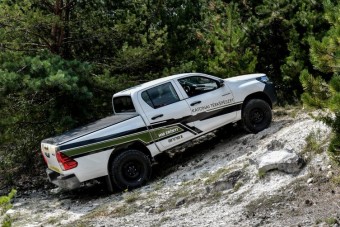 Toyotákat vásárol a Magyar Honvédség