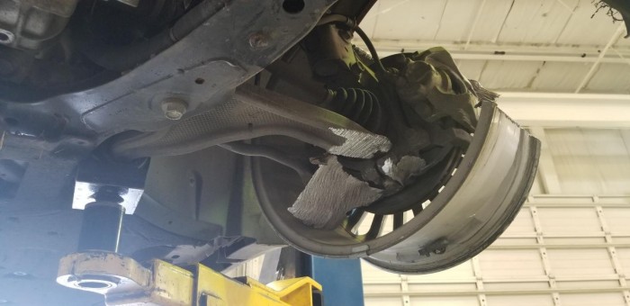 Parkoló állásban vontatták ezt a Fordot, az eredménytől a szerelő is ledöbbent 1