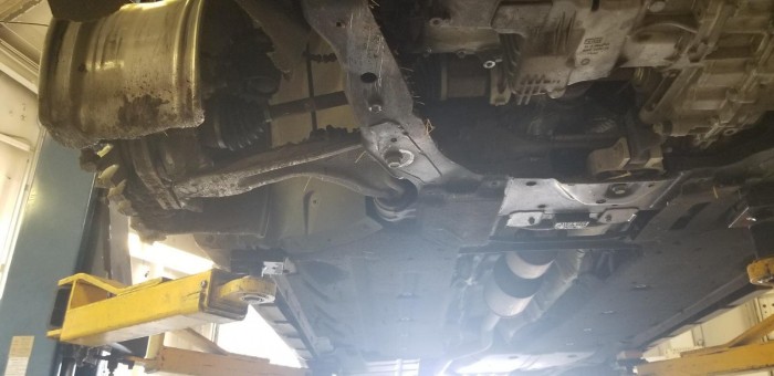 Parkoló állásban vontatták ezt a Fordot, az eredménytől a szerelő is ledöbbent 4