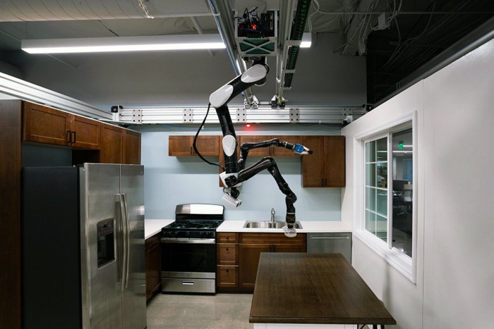 A plafonon mászkálva segít neked, mégsem Pókember 6 | Vezess A plafonon mászkálva segít neked, mégsem Pókember 6