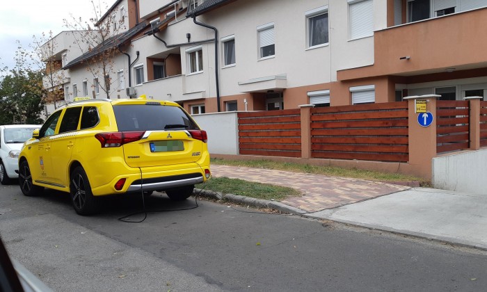 Itt az ideje pénztárcabarát búcsút inteni a köztéri töltőknek? 2 Itt az ideje pénztárcabarát búcsút inteni a köztéri töltőknek? 2
