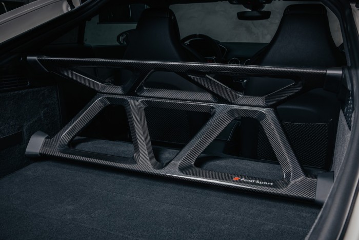 Retró TT RS-sel ünnepli az Audi a 40 éves quattro-t 8