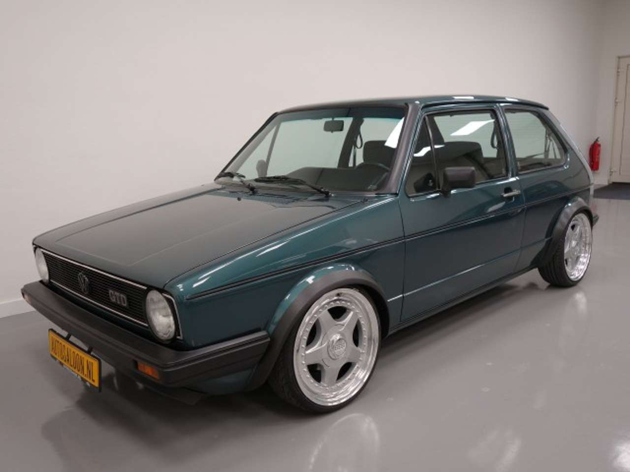 5,8 milliót kérnek ezért az öreg dízel Volkswagen Golfért 1