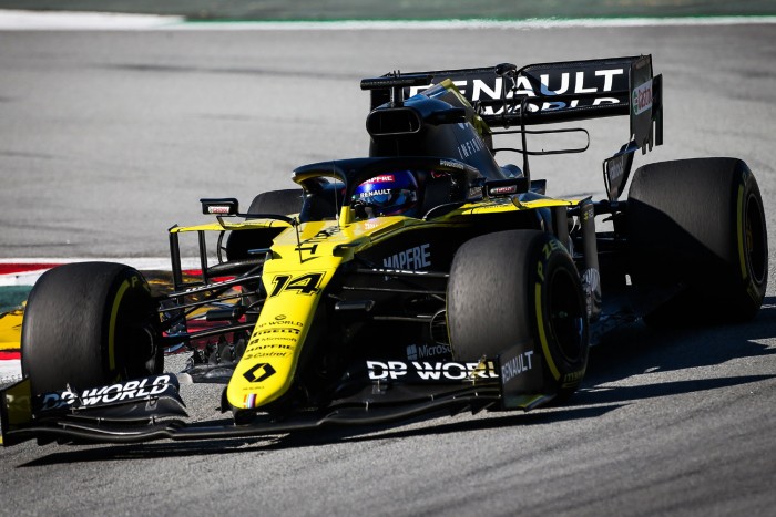 F1: Alonso még nem bírt az autóval