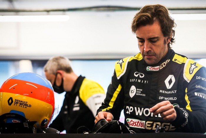 F1: Alonso még nem bírt az autóval 2