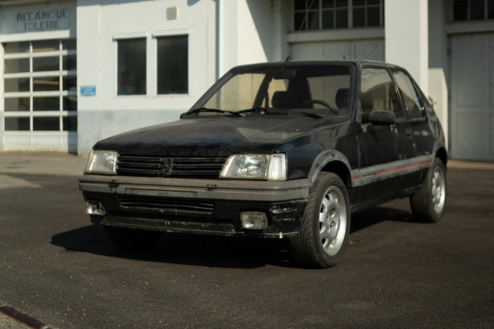 Népszerű típusát rázza gatyába a 210 éves Peugeot