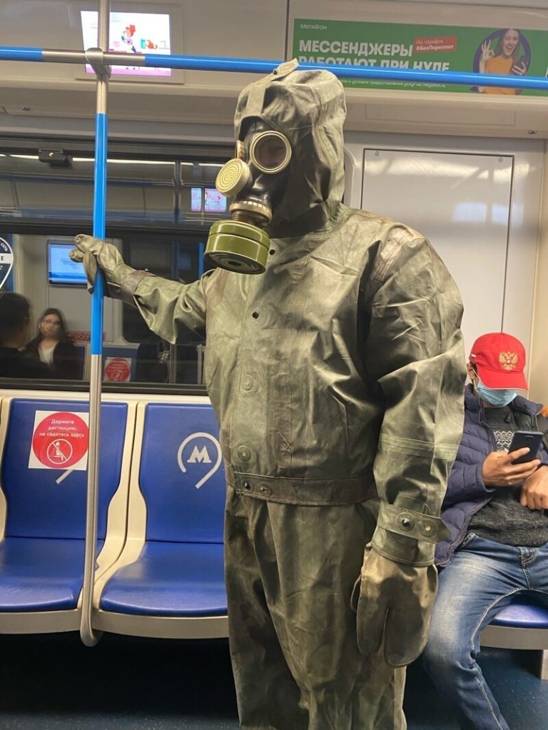 18 vicces fotó mutatja, mennyire durva arcok jöhetnek szembe a moszkvai metrón 15 18 vicces fotó mutatja, mennyire durva arcok jöhetnek szembe a moszkvai metrón 15