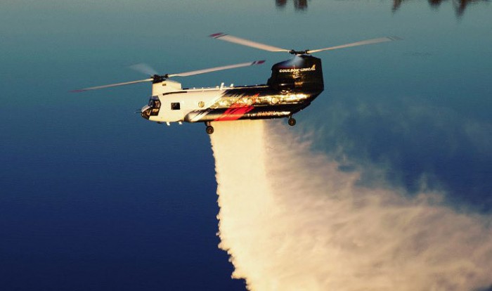 A világ legnagyobb tartályhelikoptere oltja a kaliforniai tüzeket 1
