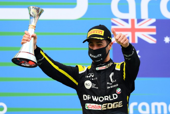 F1: Nagy sikertől fosztották meg Ricciardót