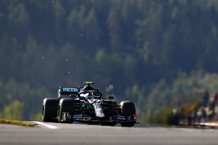 F1: Akció a pályán, kidőlt egy pilóta