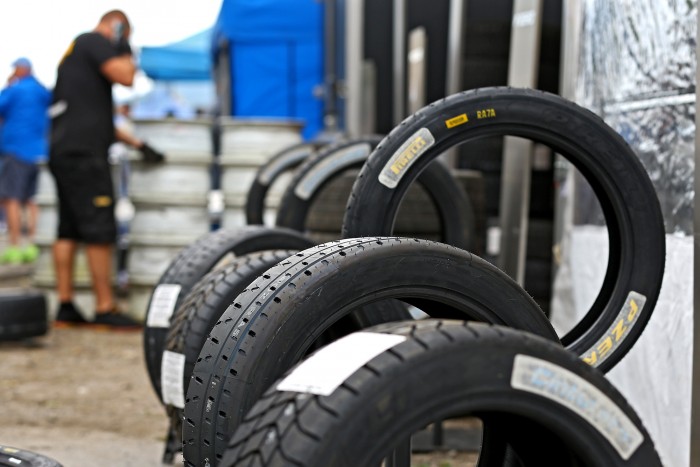 Esőben, esőgumi nélkül? Előfordulhat 8