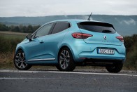 Végigpróbáltuk a Renault összes hibridjét 25