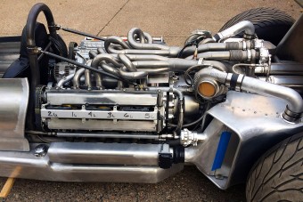 Két klasszikus Supra-blokkból építettek V12-es erőművet