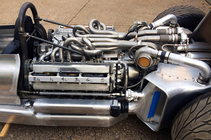 Két klasszikus Supra-blokkból építettek V12-es erőművet