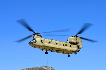 A világ legnagyobb tartályhelikoptere oltja a kaliforniai tüzeket