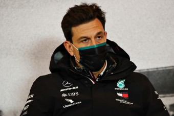 F1: Tiszta szabályokat követel a Mercedes-főnök