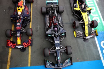 F1: Sokkoló átszervezés Alonso csapatánál