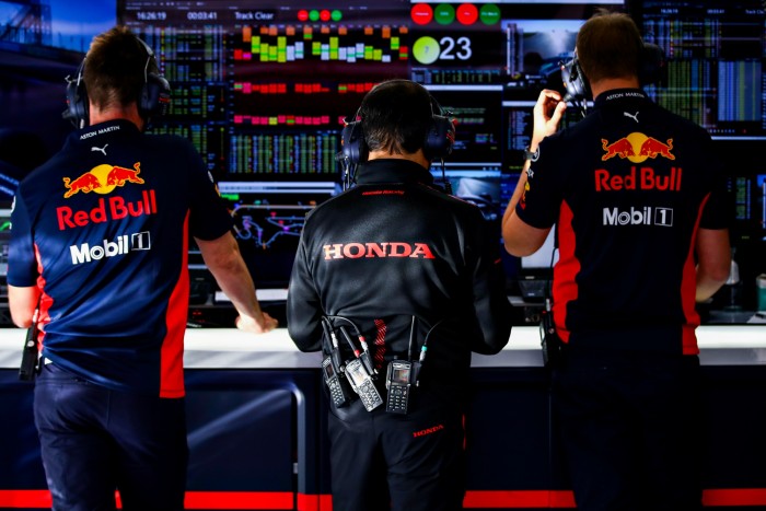 F1: Megvan, hogy oldaná meg a motorkrízist a Red Bull 2