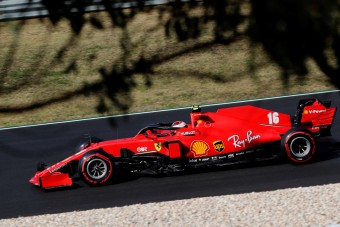 F1: Ráhajt a dobogóra a parádézó Leclerc