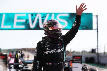 F1: Rég volt ennyire kemény dolga Hamiltonnak 