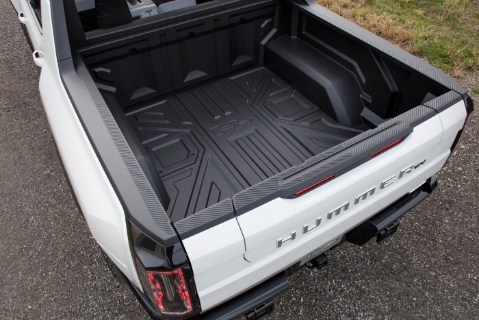 Végtelen nyomatékot és rákjárást tud az elektromos Hummer 8