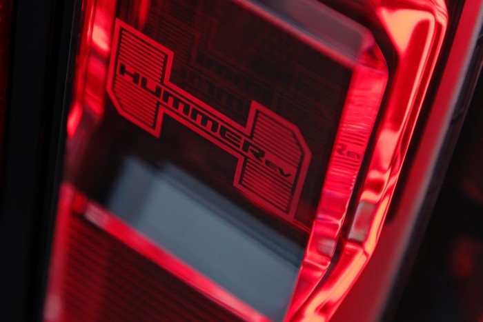 Végtelen nyomatékot és rákjárást tud az elektromos Hummer 9