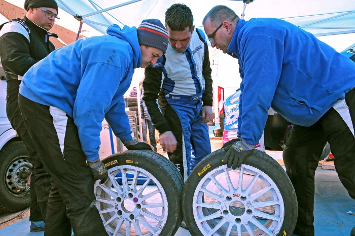Esőben, esőgumi nélkül? Előfordulhat 7