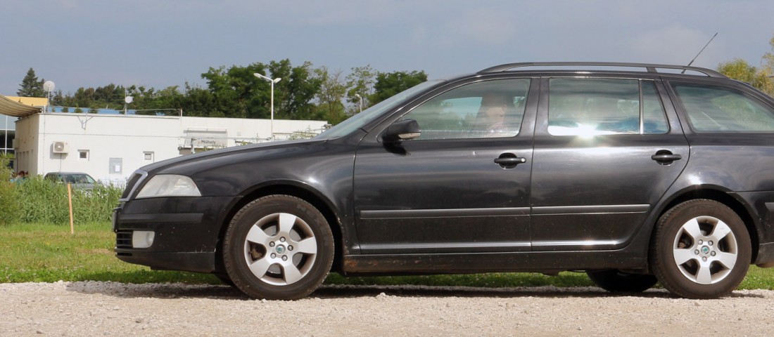 Használt autó – Egy visszatekert órás extaxi, 985 000 kilométerrel