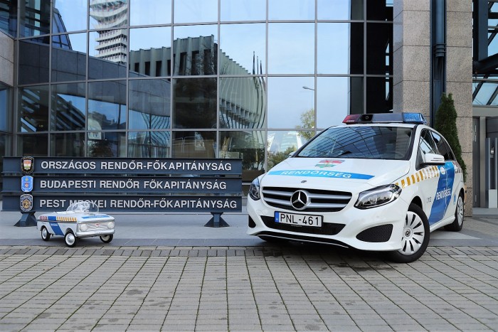 Rendőrautó pedálos Moszkvicsból 1 Rendőrautó pedálos Moszkvicsból 1