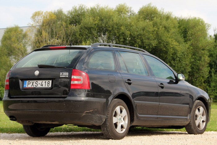 Használt autó – Egy visszatekert órás extaxi, 985 000 kilométerrel 10 Használt autó – Egy visszatekert órás extaxi, 985 000 kilométerrel 10
