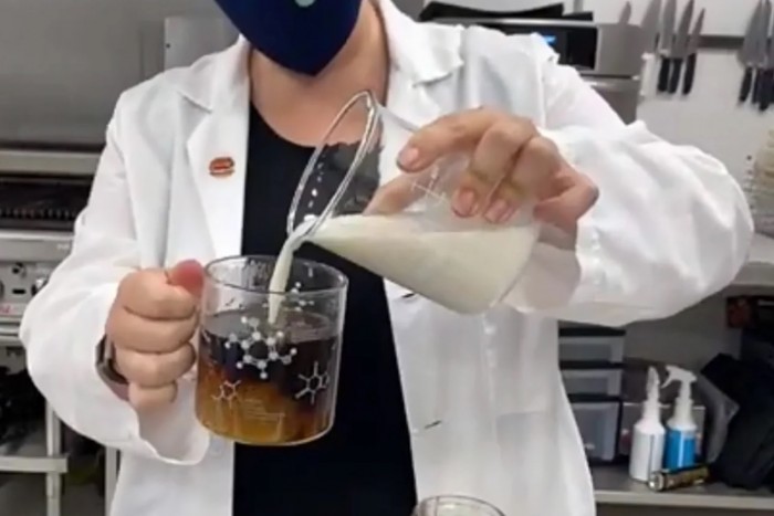 A világot letaroló műhús után jöhet a műtej is