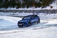 Már konnektorról is tölthető a Jaguar E-Pace 26