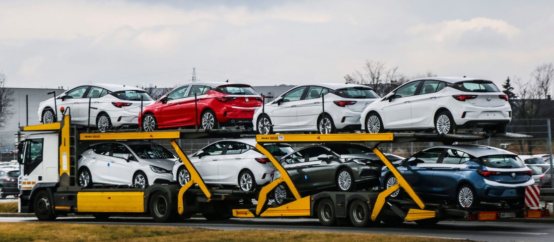 Szinte mindenkinél többet güriznek a magyarok egy új autóért